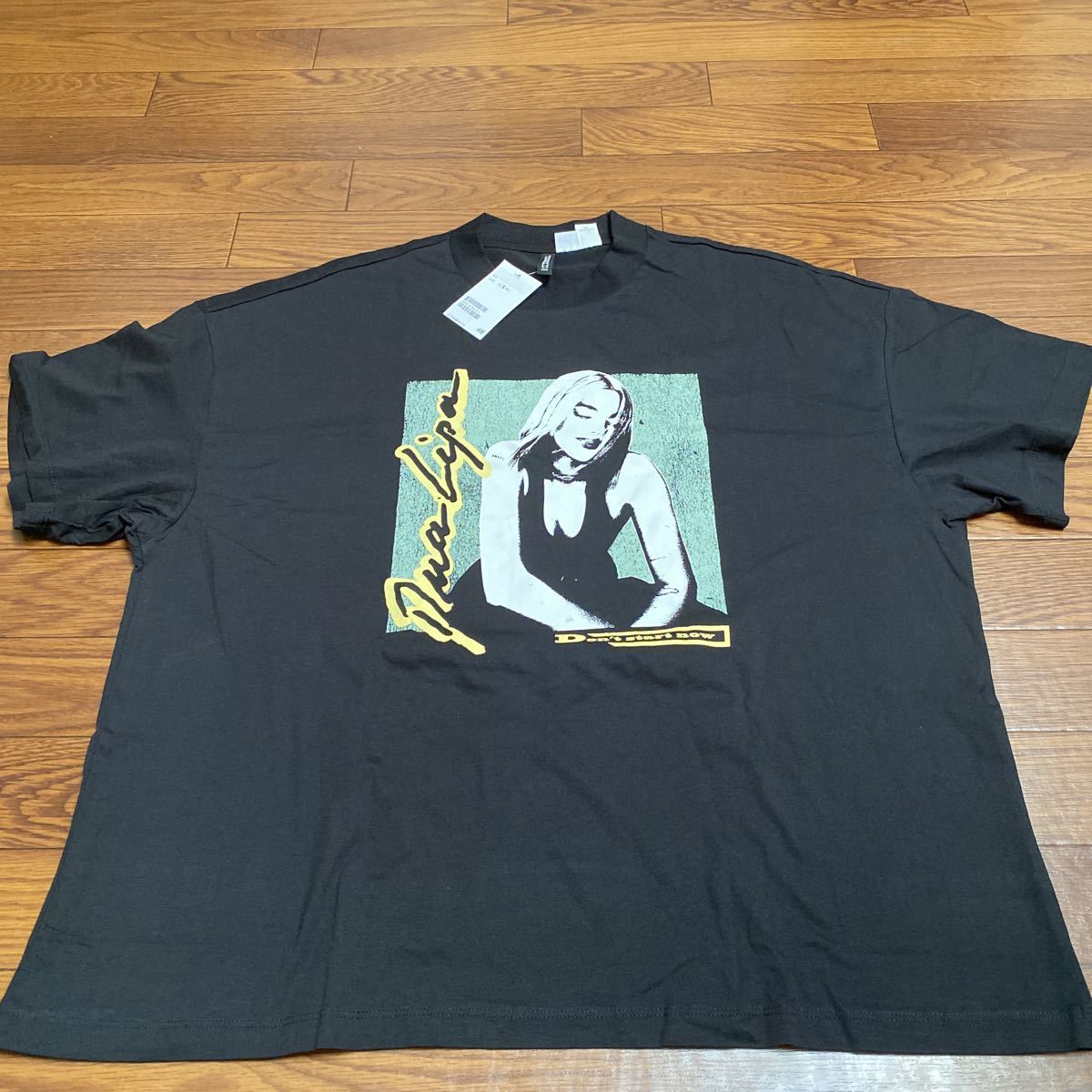 Yahoo!オークション - デュアリパ H&M 半袖 Tシャツ 黒 Dua Lipa Yahoo!オークション - デュアリパ H&M 半袖 Tシャツ 黒 Dua Lipa