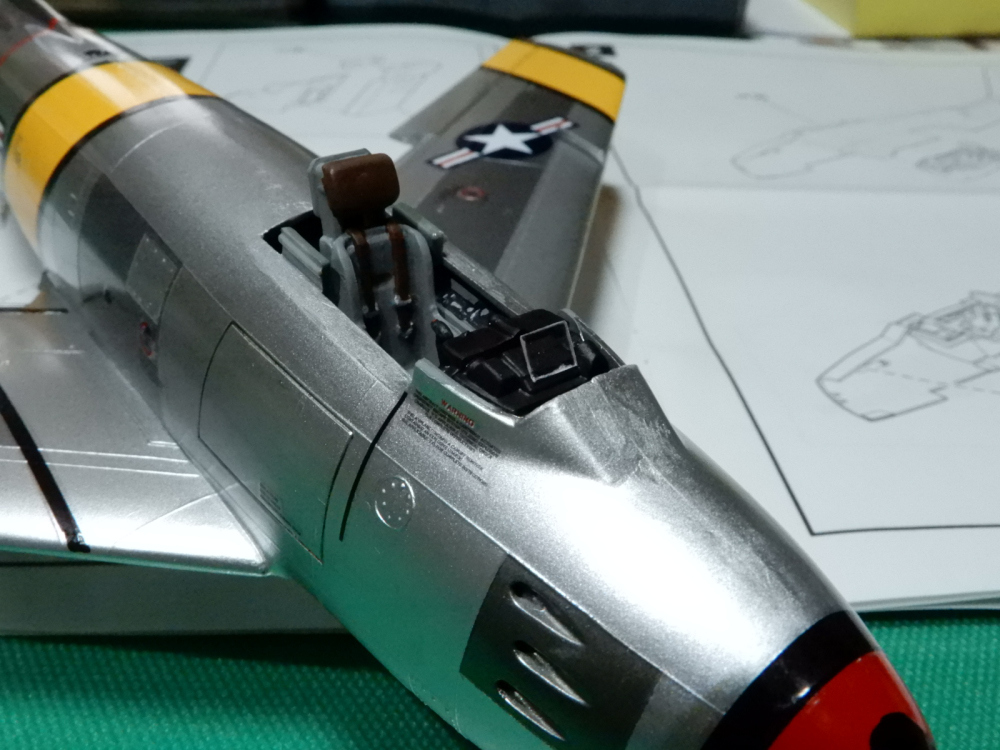プラモ完成品☆ノースアメリカンF-86Fセイバー戦闘機☆朝鮮戦争