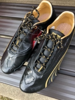 大きな取引 未使用PUMA ドリフトキャット ブラックゴールド 26.5cm