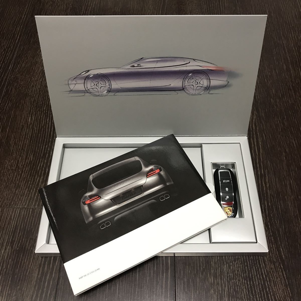 [ prompt decision ][ Porsche regular not for sale key type USB catalog & hard cover photoalbum exclusive use BOX attaching ] Panamera 970 type Bose Porsche Porsche Panamera