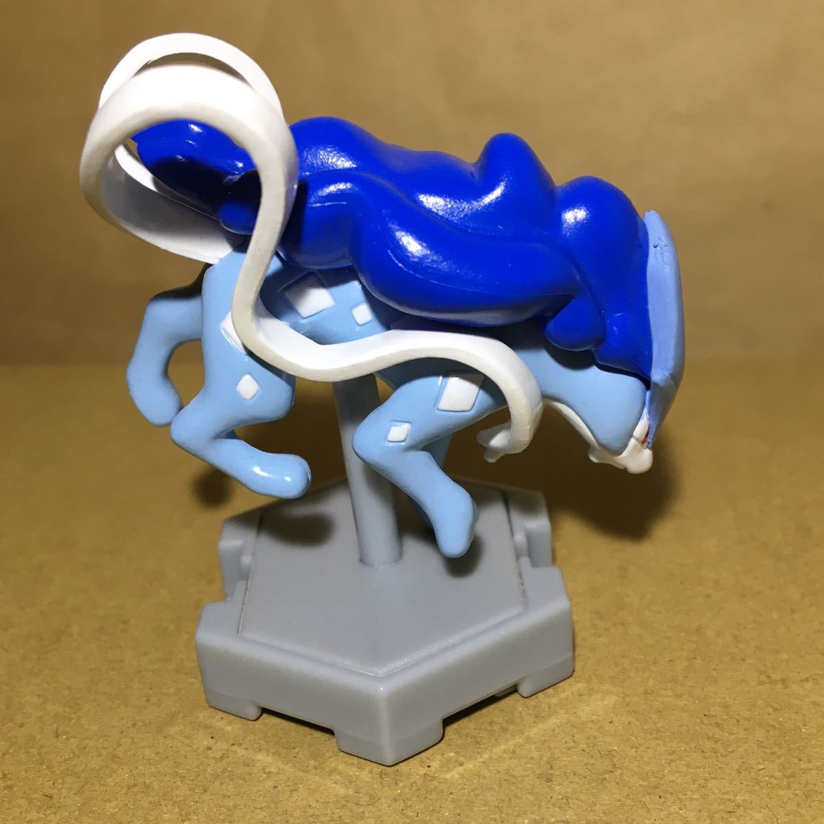 美品 ポケモン モンコレ プラス 色違い スイクン フィギュア