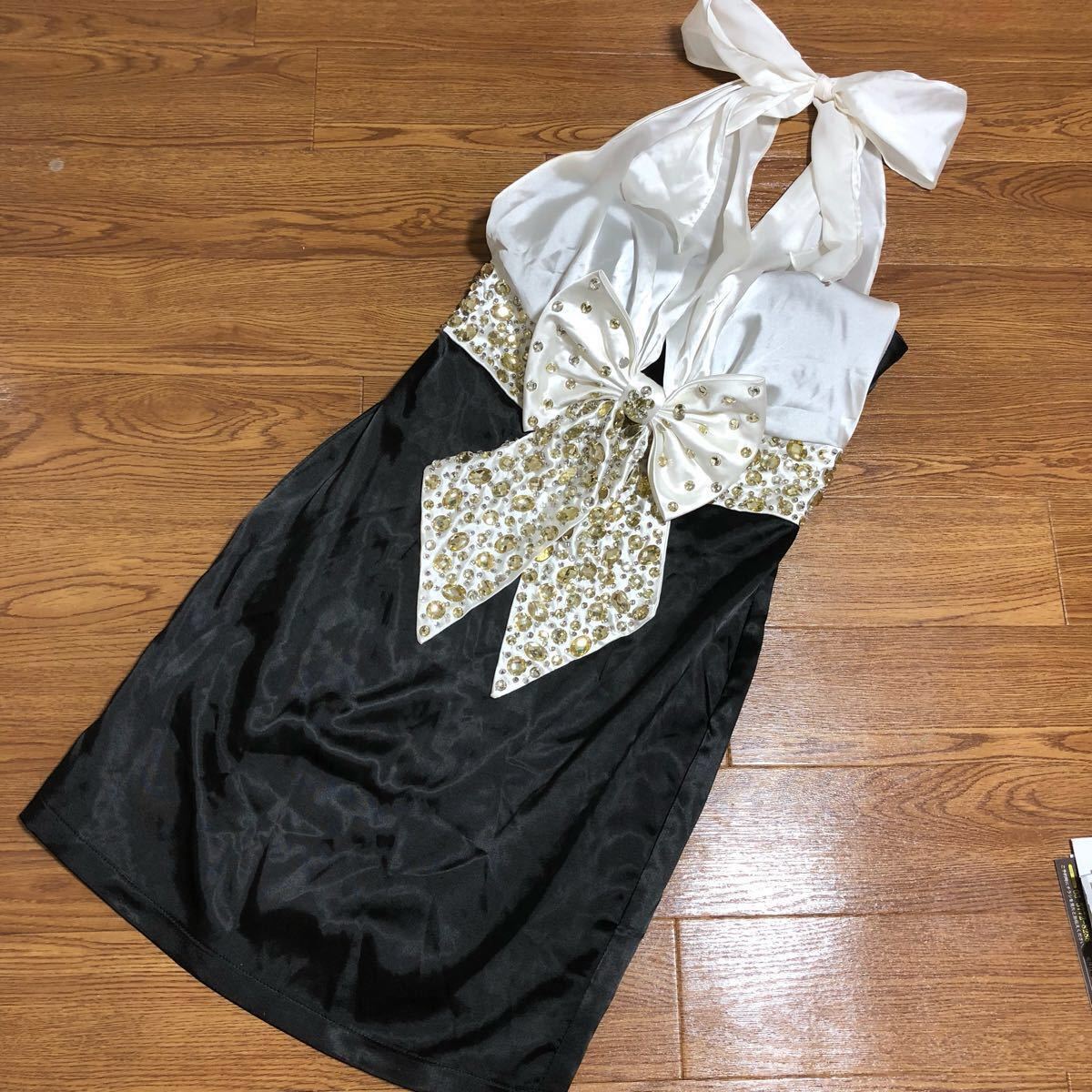 an 黒リボン ビジュー ドレス