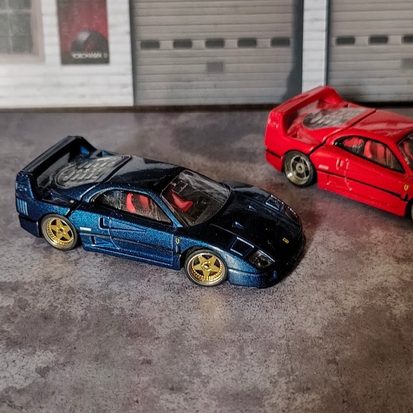 トミカ フェラーリF40改造品 メタルホイール&左右に切れます 赤 トミカ フェラーリF40改造品 メタルホイール&左右に切れます 赤
