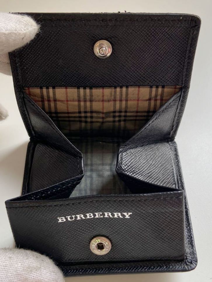 B1H070◆ バーバリー BURBERRY 本革レザー ブラック色 ロゴ ボタン開閉 小銭入れあり コインケース_画像3