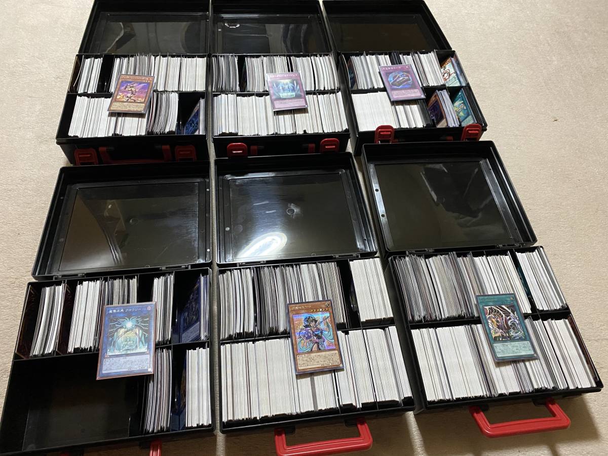 【限定セール！】 遊戯王カード引退品 約4500枚　カード専用ケース付き その他