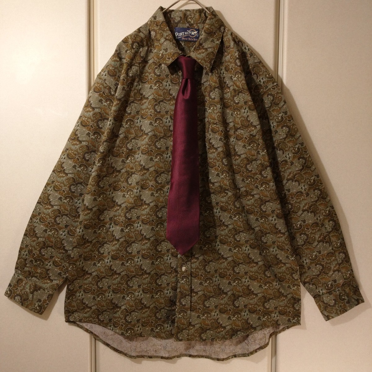 売れ筋新商品 【ネクタイシャツ 幾何学 花柄 ブラウンカラー レトロ感