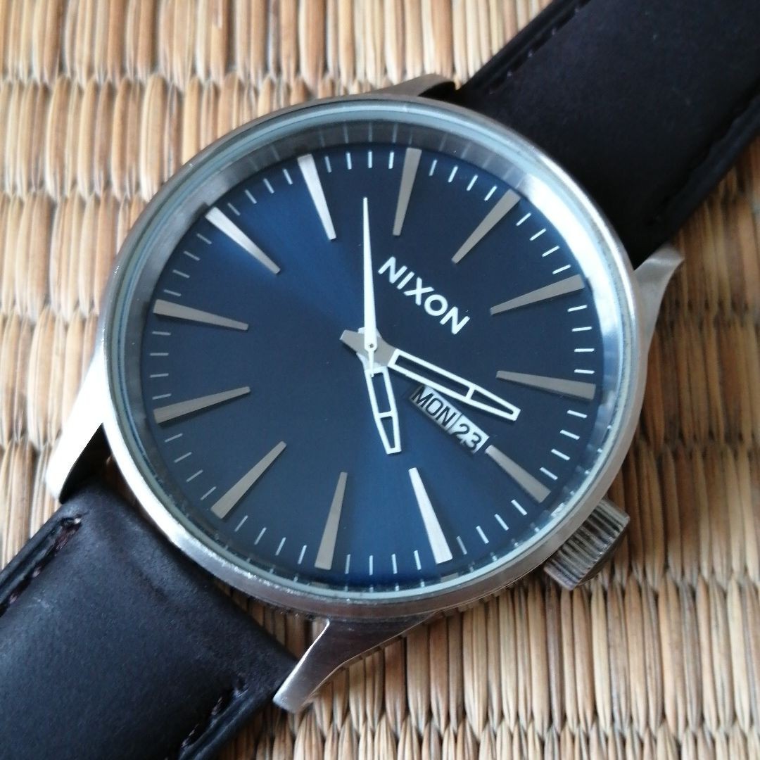 NIXON ニクソン Genesis leather 1針 腕時計 中古 卓抜