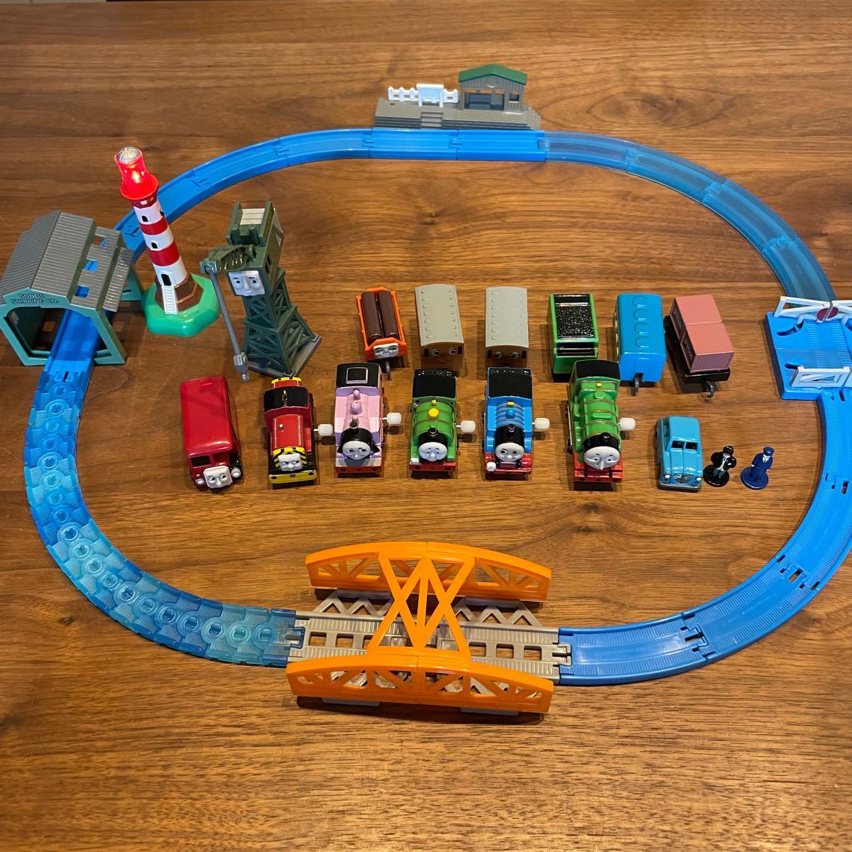 光る灯台付き】基本セット トーマス カプセルプラレール｜Yahoo