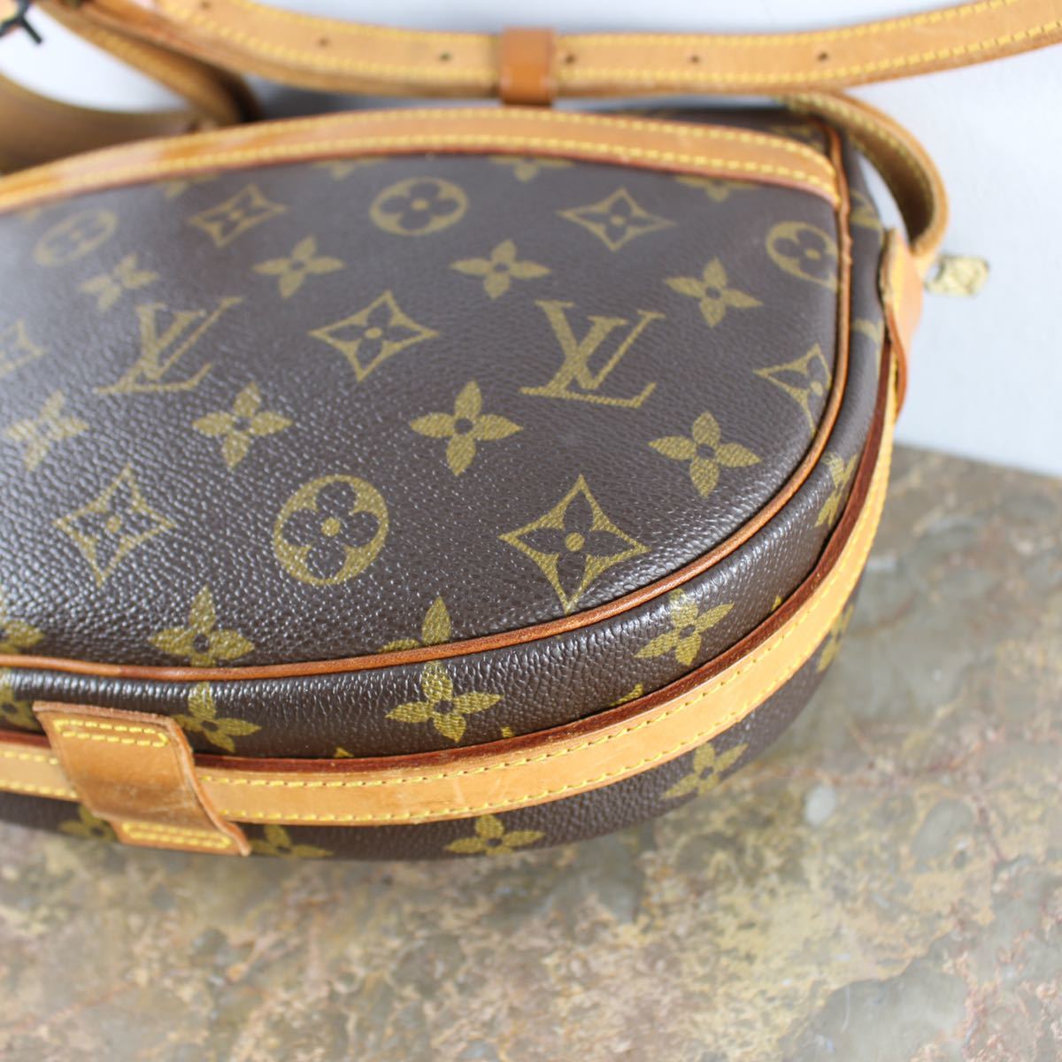 LOUIS VUITTON M51226 TH8907 MONOGRAM PATTERNED SHOULDER BAG LOUIS VUITTON M51226 TH8907 MONOGRAM PATTERNED SHOULDER BAG