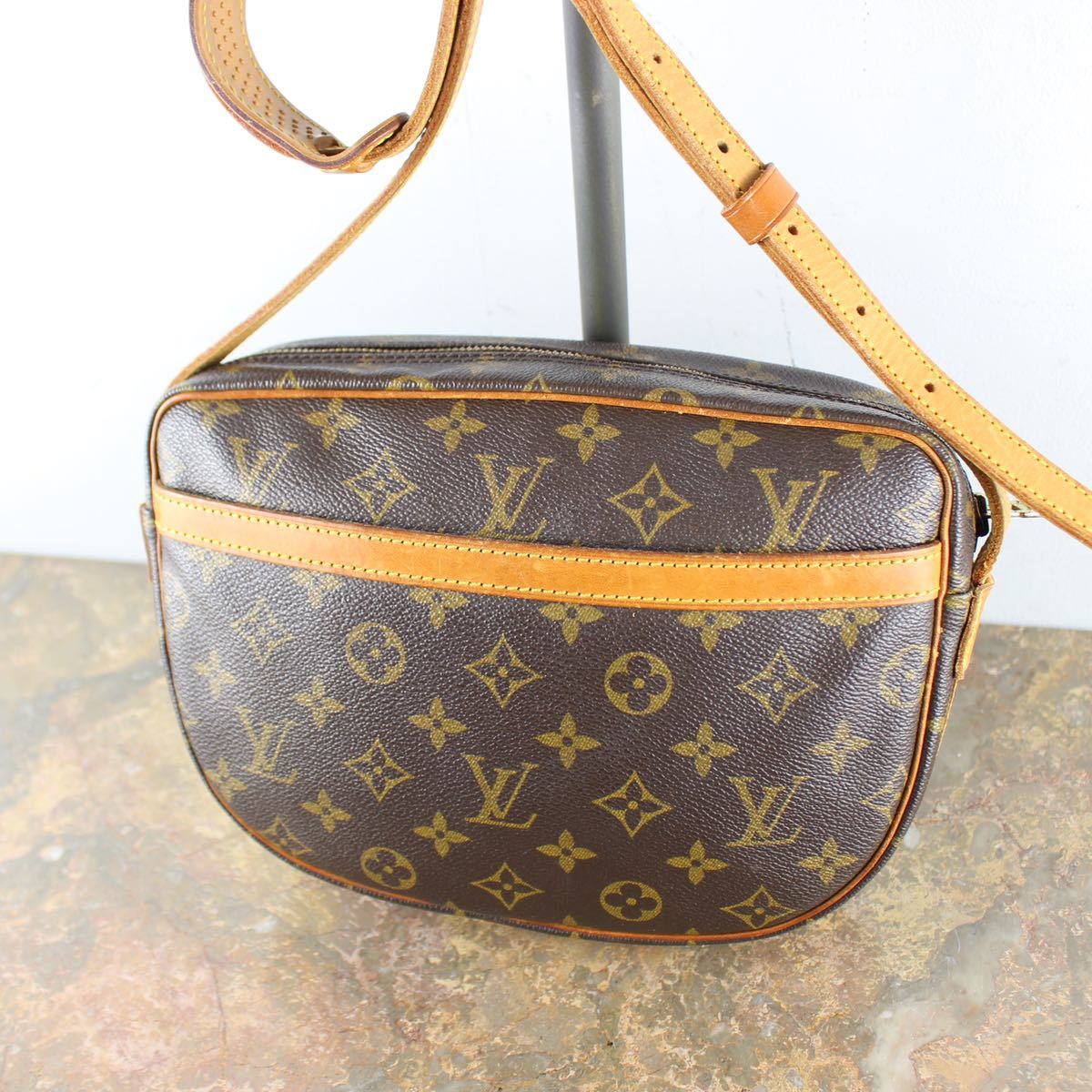 LOUIS VUITTON M51226 TH8907 MONOGRAM PATTERNED SHOULDER BAG MADE