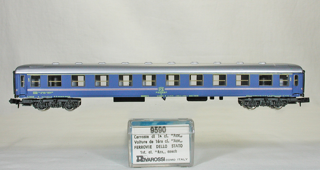 RIVAROSSI #9590 ＦＳ（イタリア国鉄） ＵＩＣ-Ｘ型１９６４年式長距離用１等客車 （試験塗装車）