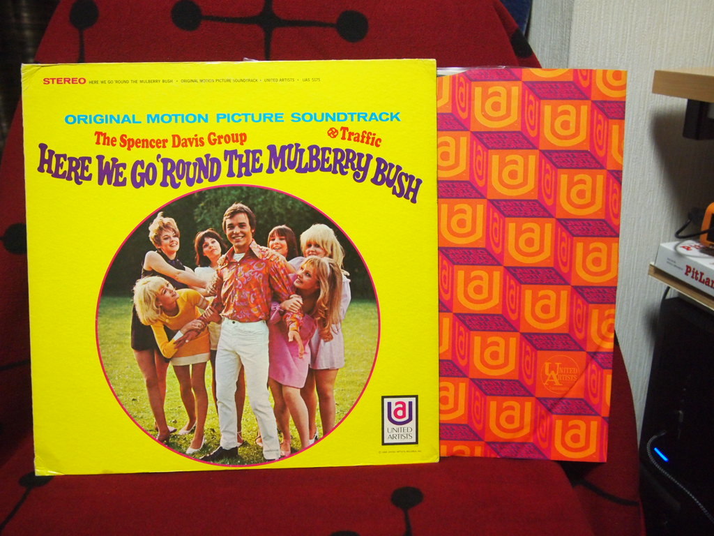  analogue record ... middle. .. soundtrack * Here We Go \'Round The Mulberry Bush(1968).The Spencer Davis Group And Traffic