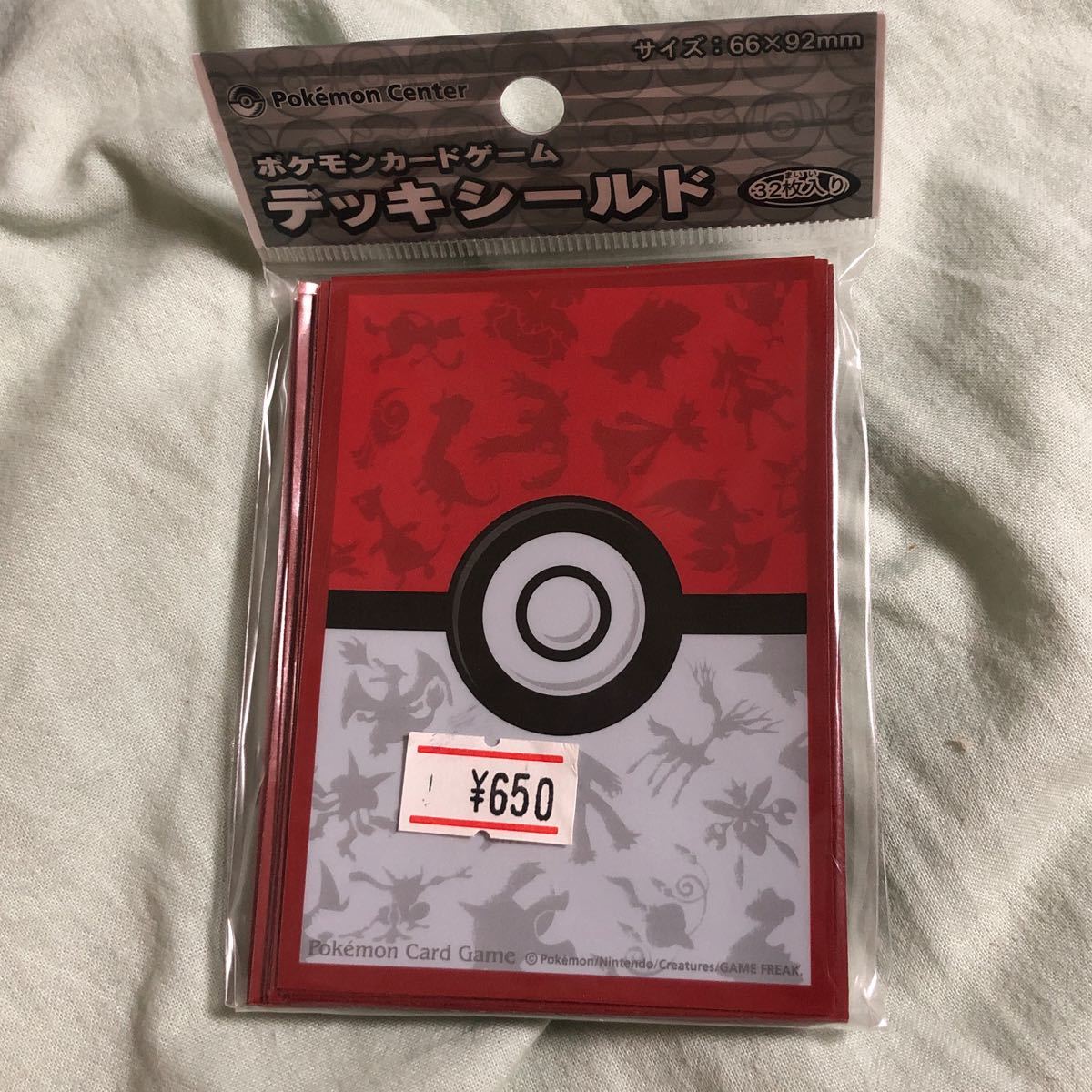 Paypayフリマ デッキシールド ポケモンカード ポケモンカードゲーム スリーブ ポケモンセンター 柄 モンスターボール レッド