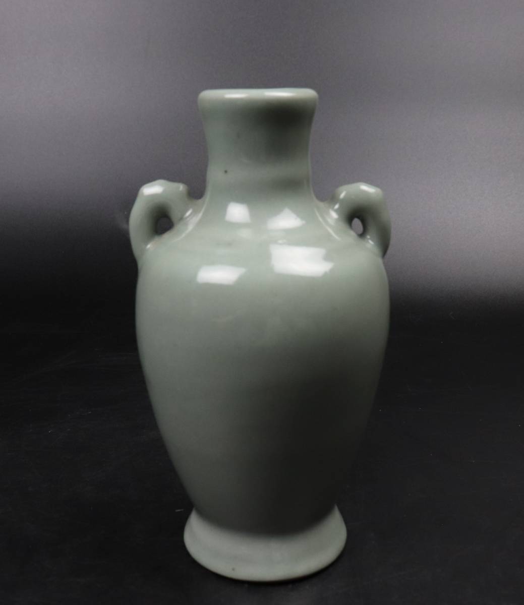 【T164】中国美術 明時代 龍泉窯 青磁耳付瓶 花瓶_画像1