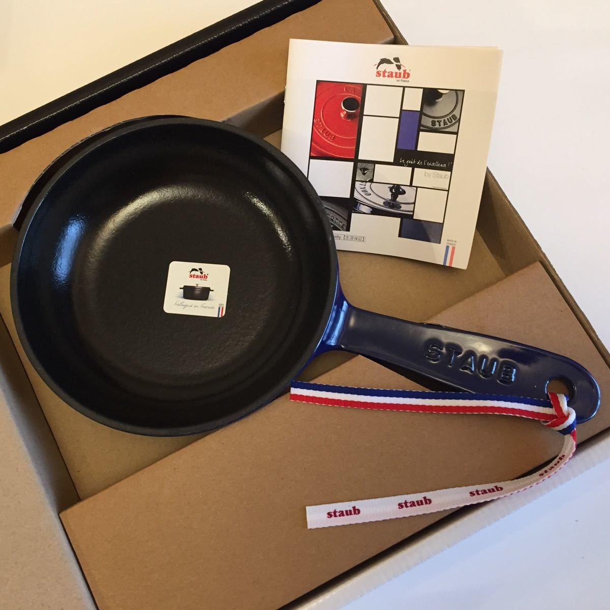 新品・未使用・正規品 【シリアルナンバー付】ストウブ STAUB 新品・未使用・正規品 【シリアルナンバー付】ストウブ STAUB