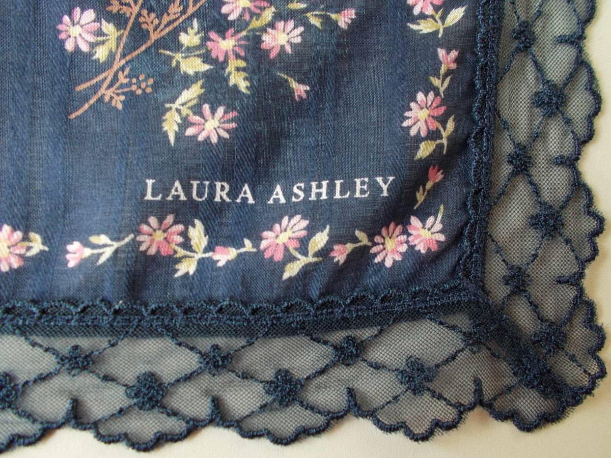 レディース　LAURA ASHLEY 　ローラ アシュレイ　ハンカチ　ハンカチーフ　縁取りレース　大判51ｘ52cm　_画像5