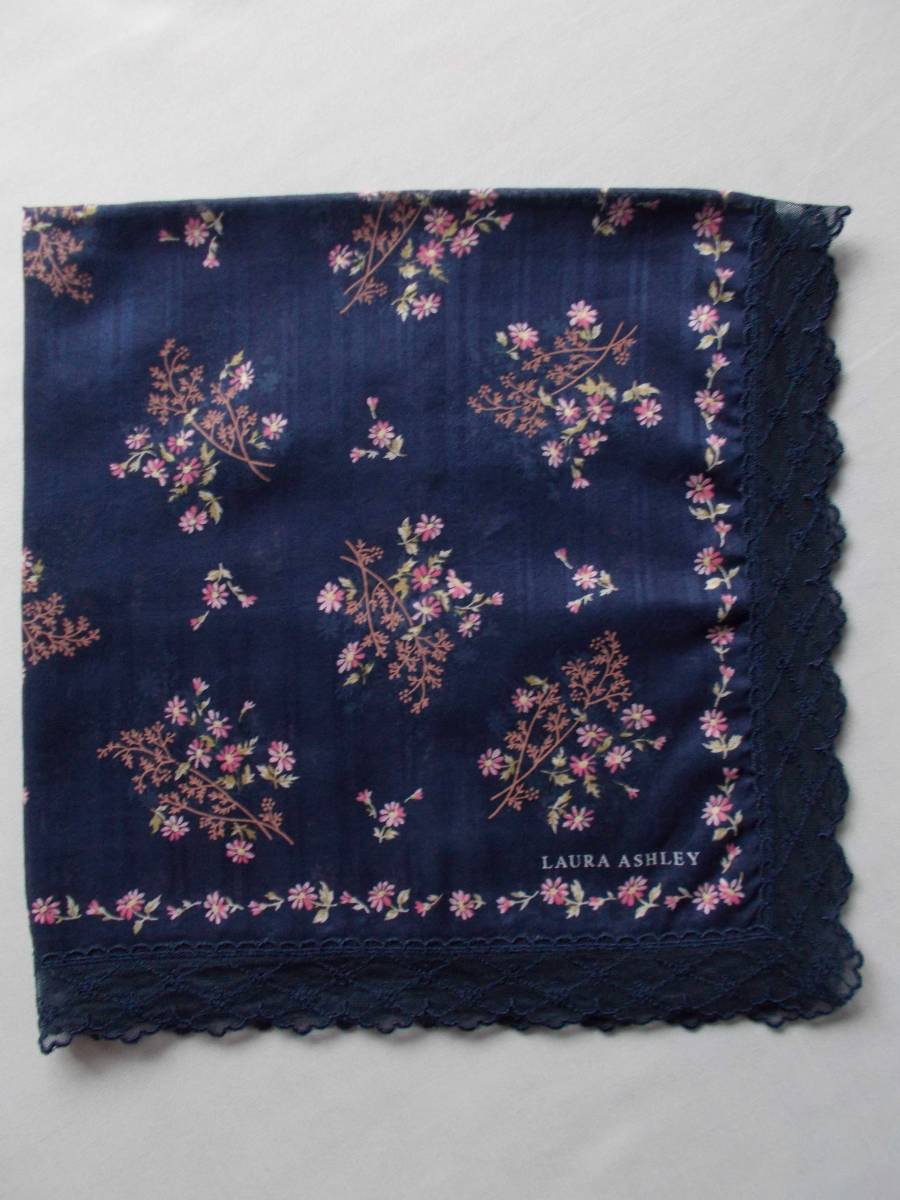 レディース　LAURA ASHLEY 　ローラ アシュレイ　ハンカチ　ハンカチーフ　縁取りレース　大判51ｘ52cm　_画像2