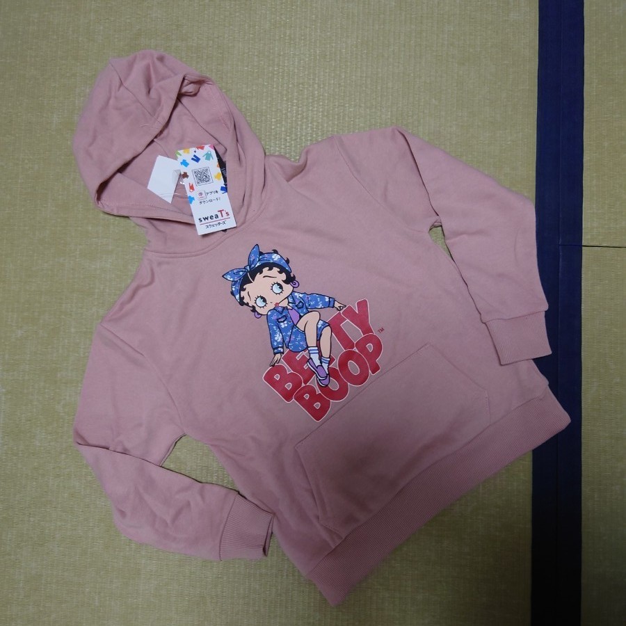 140サイズ 新品 未使用 タグ付き ベティちゃん パーカー 薄ピンク色