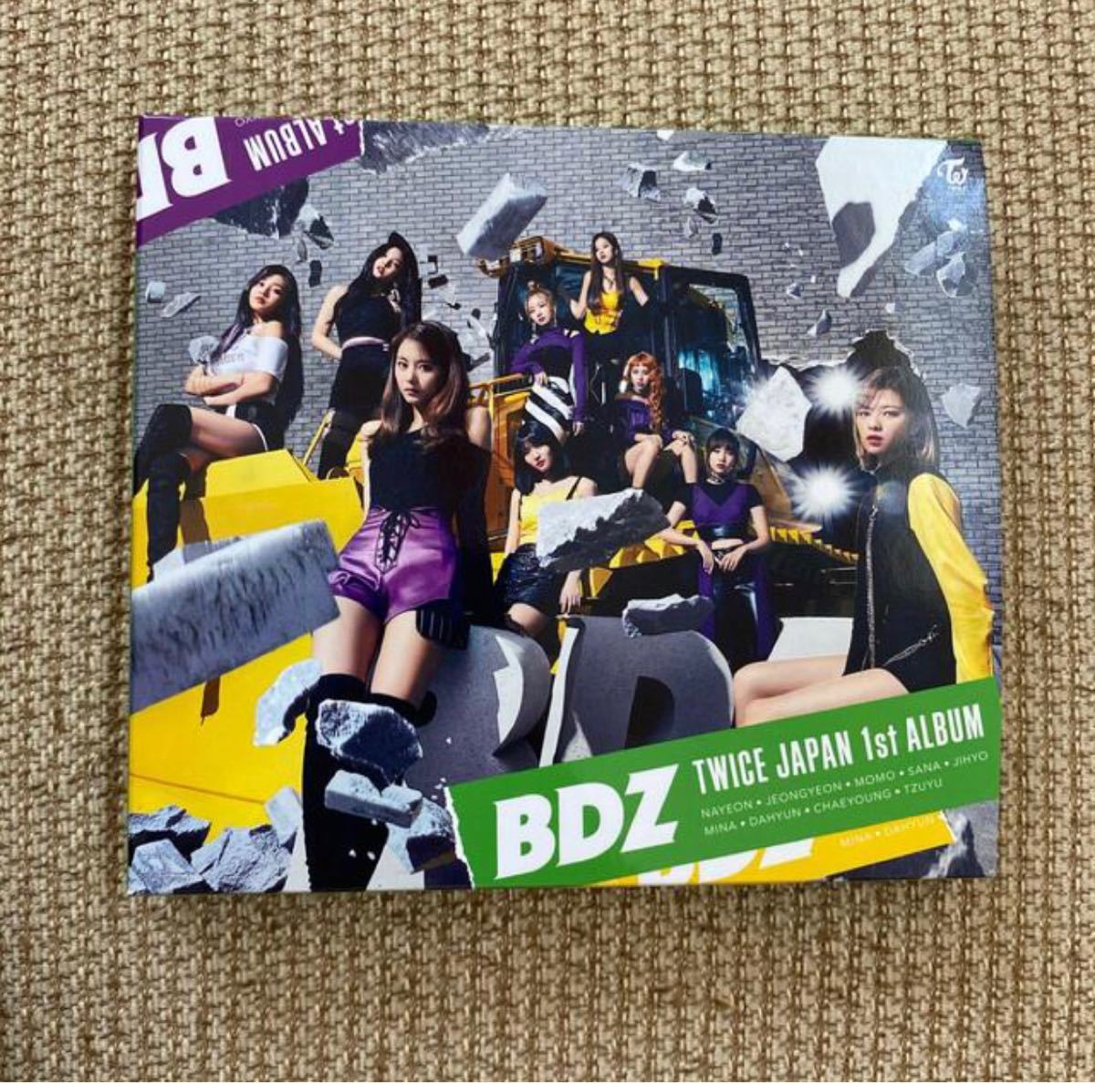 TWICE アルバム BDZ 初回限定盤A ライブ映像付き CD+DVD｜PayPayフリマ
