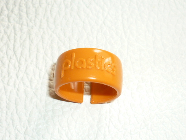 ■極希少 非売品 美品 1977年頃!テクノポップバンド プラスチックス(Plastics)オレンジ色プラスチック製リング/指輪 内径17mm,幅10mm
