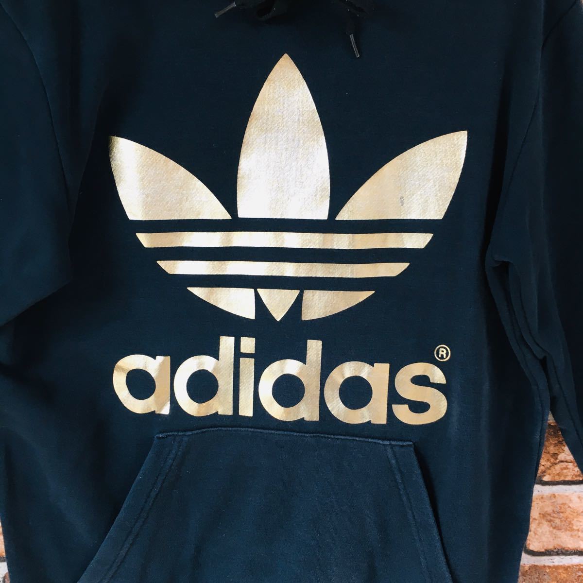 【レア】アディダスオリジナルスadidasパーカーブラック金デカロゴゆるだぼXS