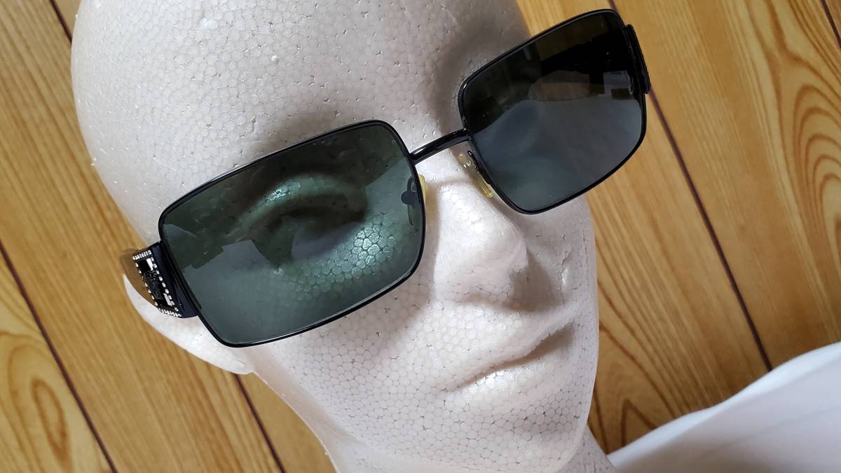 正規レア ヴェルサーチ クラシック メデューサロゴ サングラス黒 眼鏡
