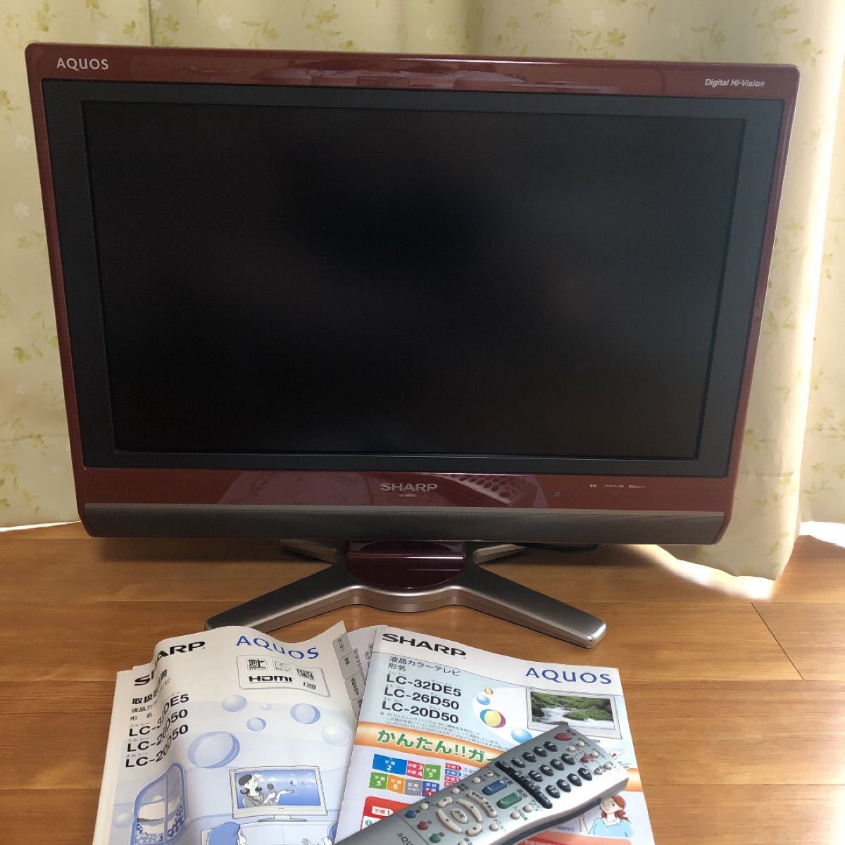SHARP AQUOS 20インチ ワインレッド 美品 リモコン付き 液晶 SHARP AQUOS 20インチ ワインレッド 美品 リモコン付き 液晶