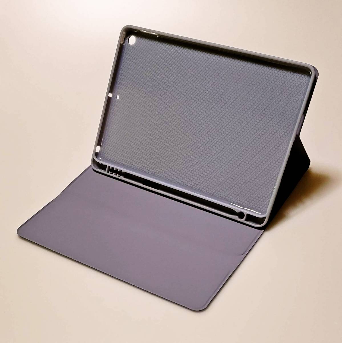 赤地覚悟　1円スタート　iPad 10.2対応 耐衝撃 軽量スリムスタンド機能カバー_画像2