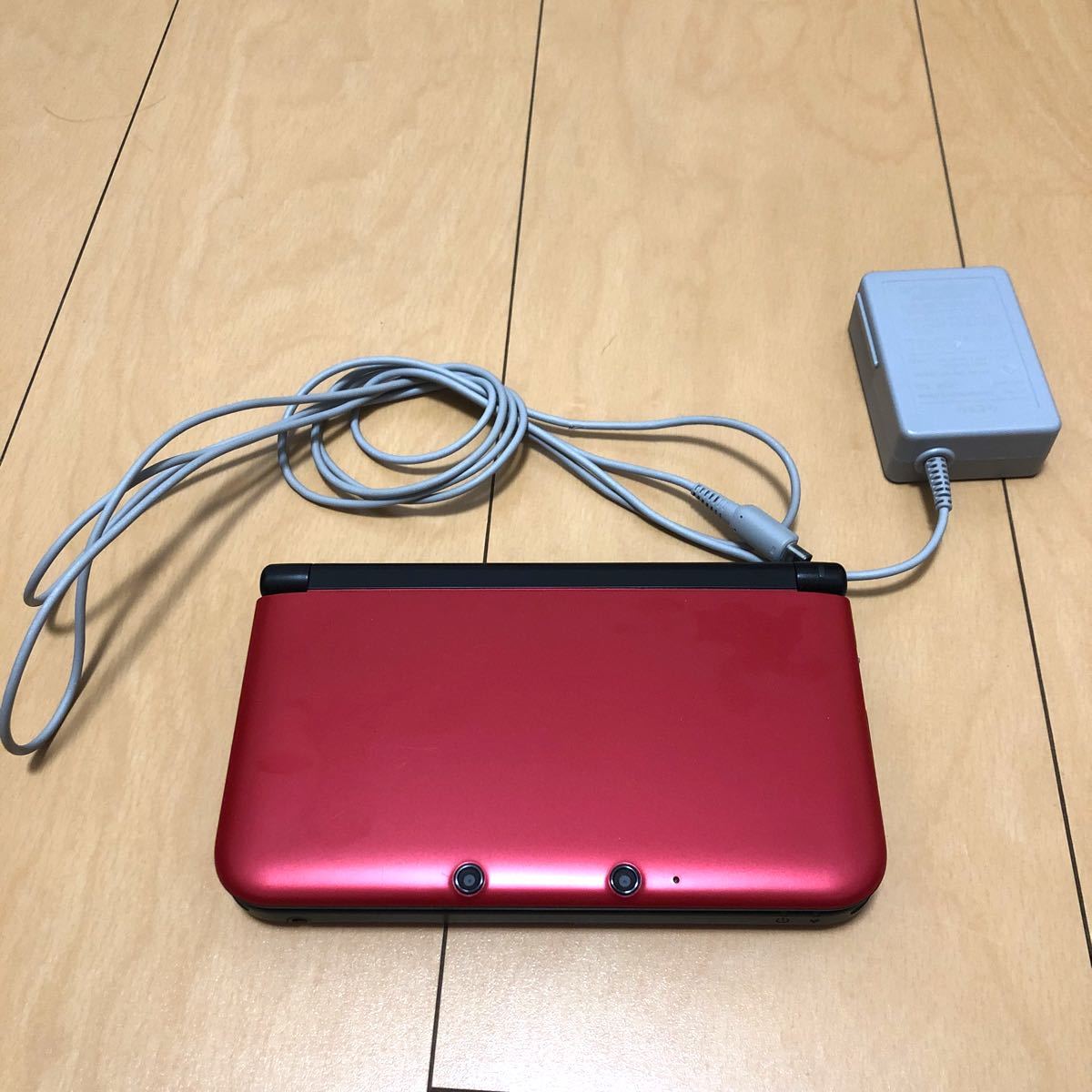 ニンテンドー3DS LL 3DS本体 レッド×ブラック 箱無し 充電器 SDカード