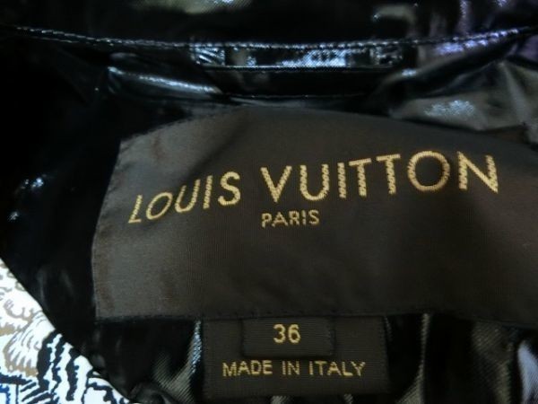 Louis Vuitton jacket 36 with a hood . black Louis Vuitton 