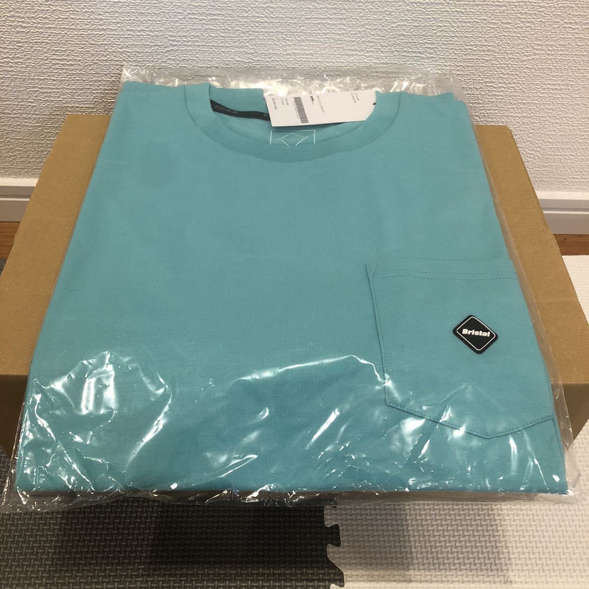 M 新品 送料無料 FCRB 21SS MINI EMBLEM POCKET TEE LIGHT BLUE SOPH