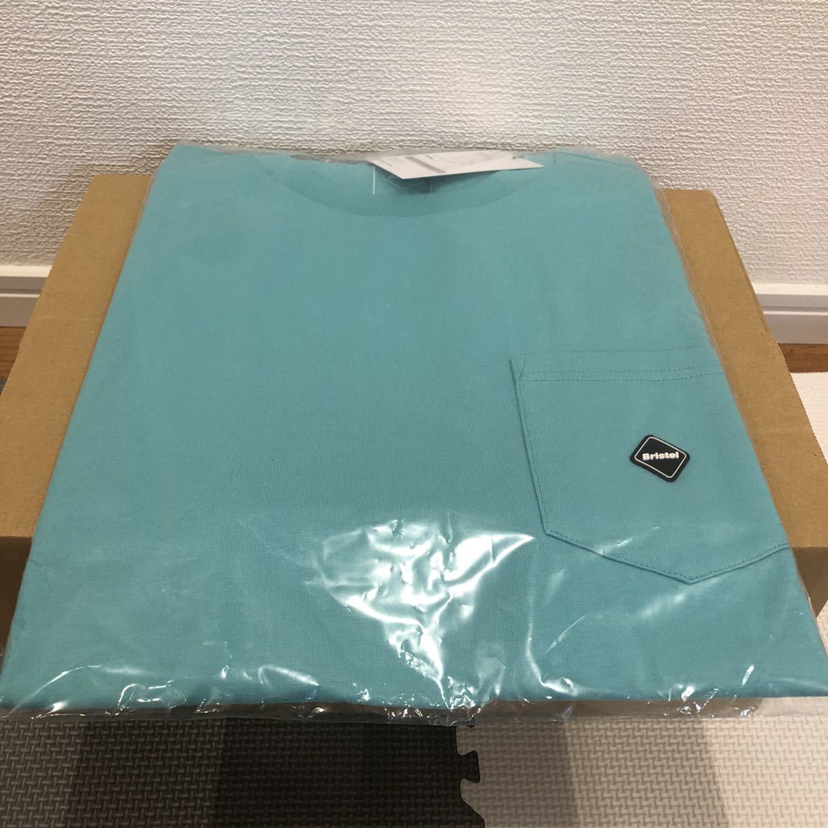L 新品 送料無料 FCRB 21SS MINI EMBLEM POCKET TEE LIGHT BLUE SOPH