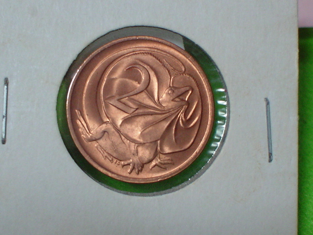 珍品　デザイン　１９８４　えりまきとかげ　コイン　オーストラリア　２セント　銅貨　ケース付　未使用品_画像2