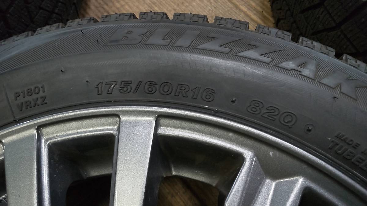 来店受け渡し歓迎♪ 【トヨタ アクア・IQ適合サイズ】 美品♪ 175/60R16 BS VRX 中古スタッドレスホイールセットの画像8