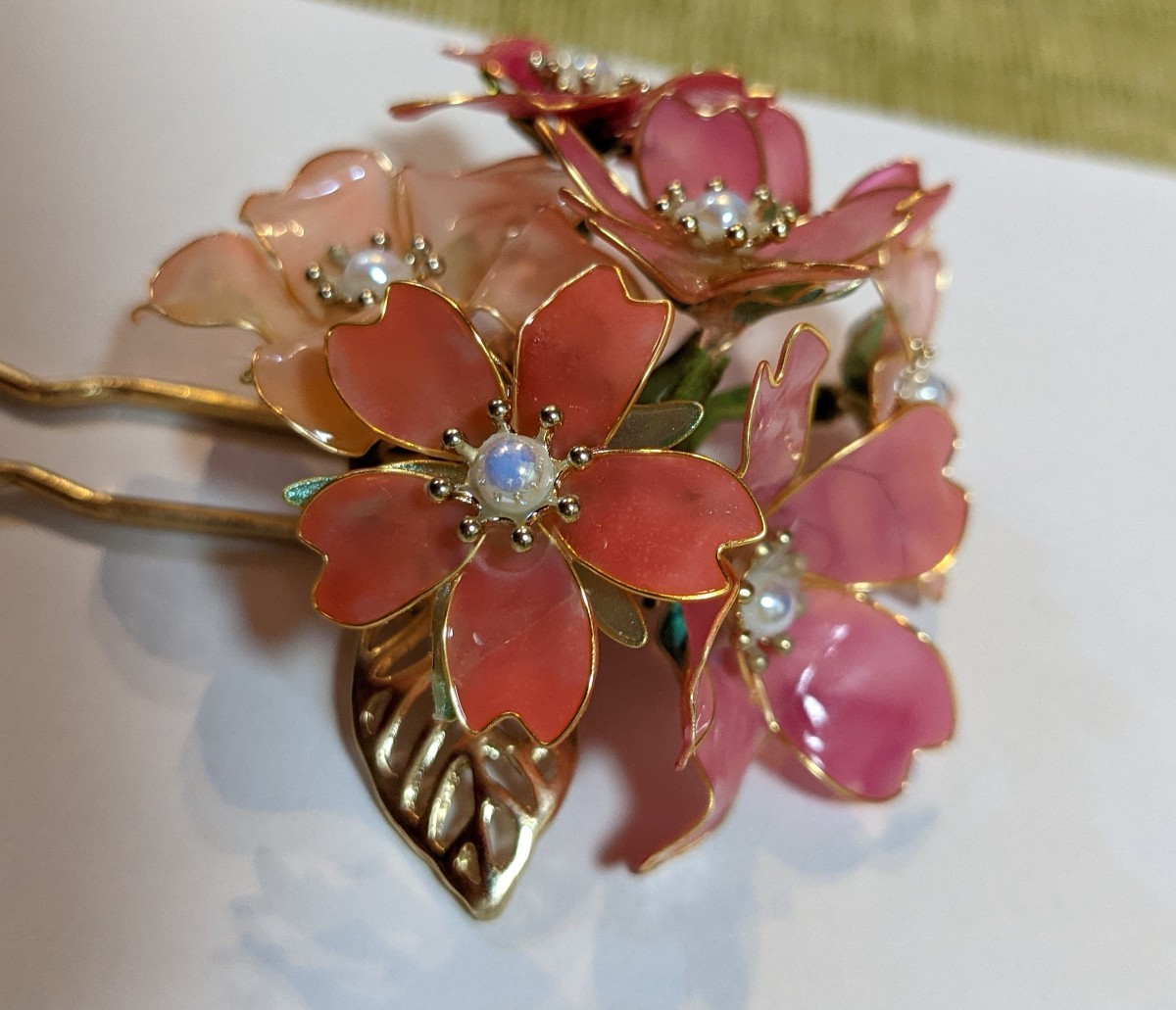 純正半額 ご専用鼈甲かんざし珊瑚 桜の花彫り模様 黒甲 本べっ甲 本