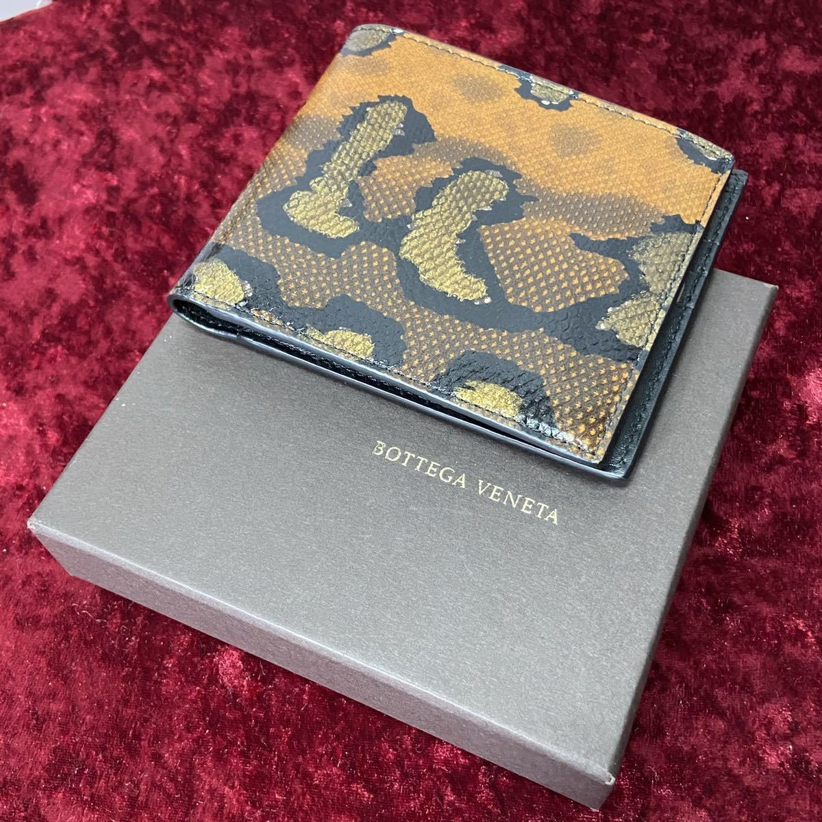 未使用 BOTTEGA VENETA ボッテガヴェネタ パイソン調 折り畳み財布