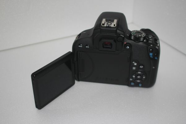 【極上美品 トリプルレンズセット】 Canon EOS Kiss X9i canon kiss x9i 標準 望遠 単焦点 再