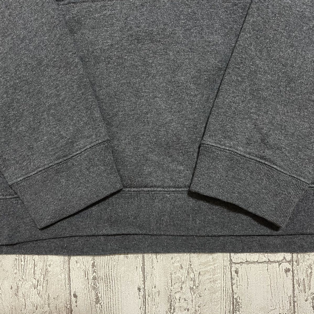 【定番アイテム】ナイキ NIKE スウェットパーカー ラグラン Lサイズ グレー 裏起毛 刺繍ロゴ 21-168