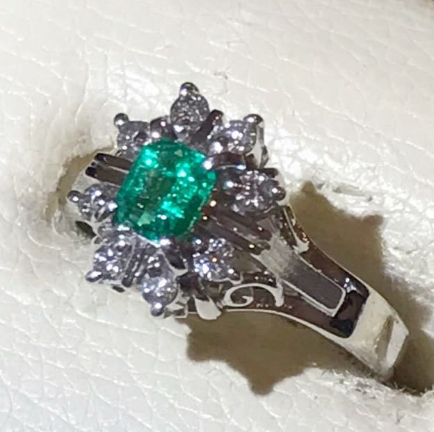 *Pt900 emerald 0.30ct& diamond ring *