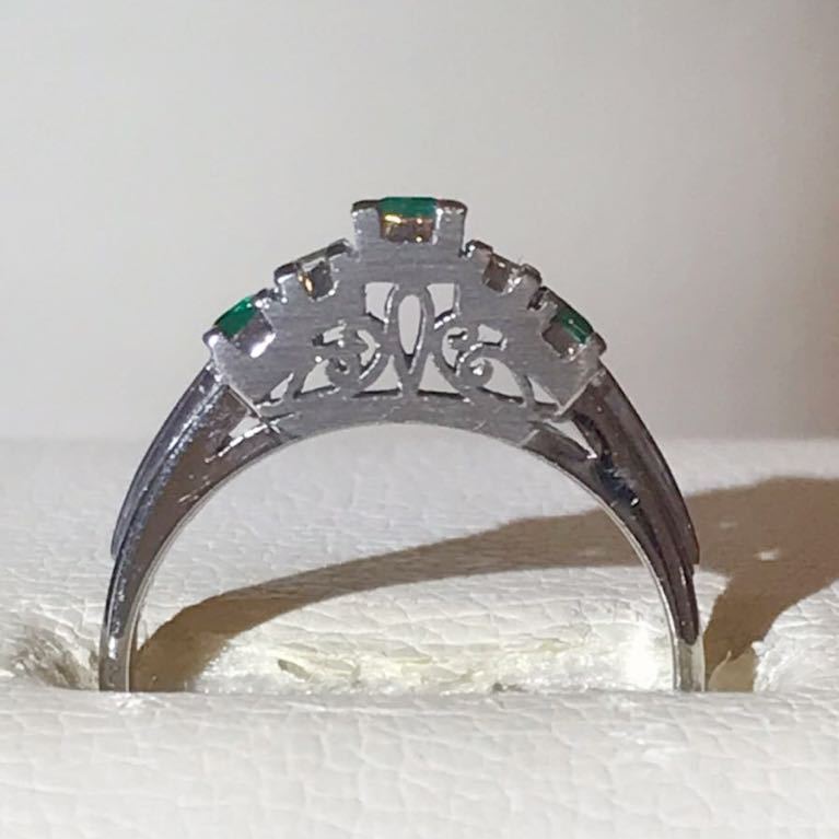 *Pt850 emerald 0.30ct& diamond ring *
