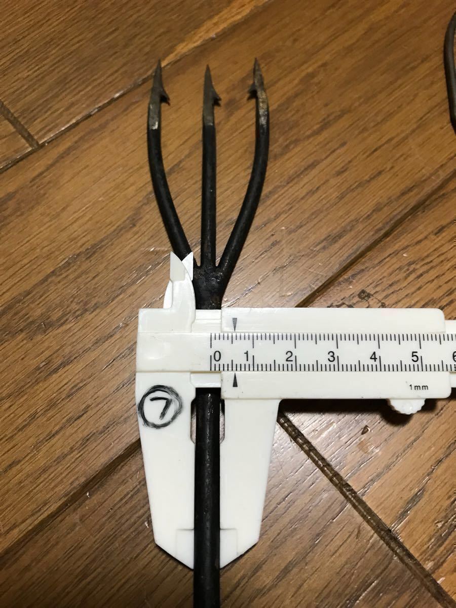 ヤフオク 魚突き 2本セット ヤス モリ 3又 返し付き頑丈 ヤフオク 魚突き 2本セット ヤス モリ 3又 返し付き頑丈