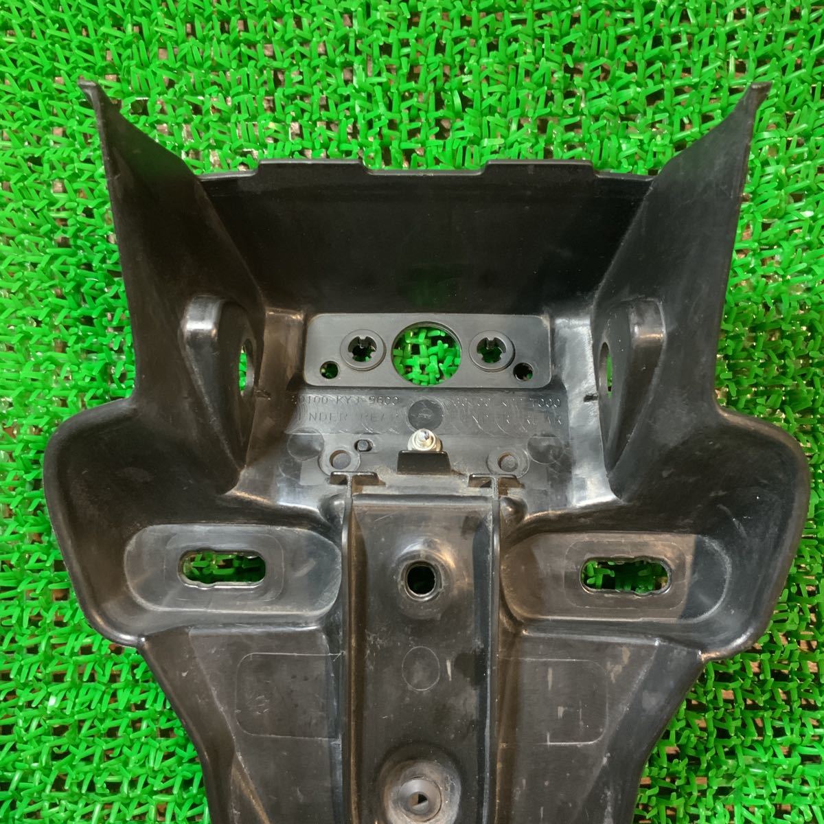 4-380　HONDA　ホンダ　CBR250R　MC41　純正　リアフェンダー　80100-KYJ-9600　80100-KPP-T000　中古　部品_画像4