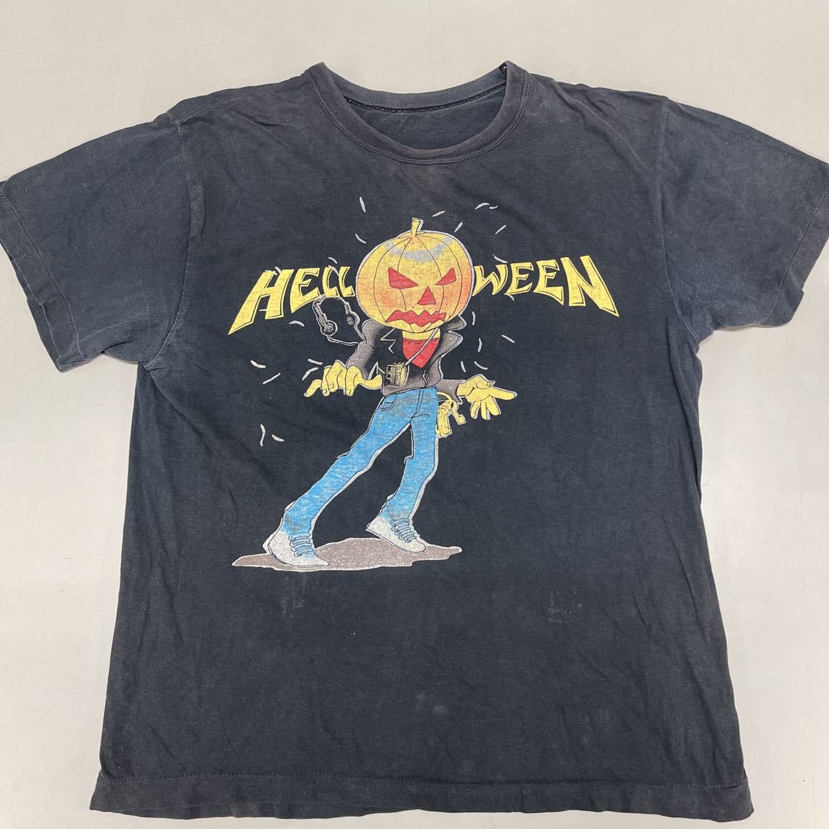 国内外の人気が集結 HELLOWEEN Tシャツ seven keys tour '87ツアー　黒　ハロウィン バンドT ヴィンテージ　古着 Tシャツ