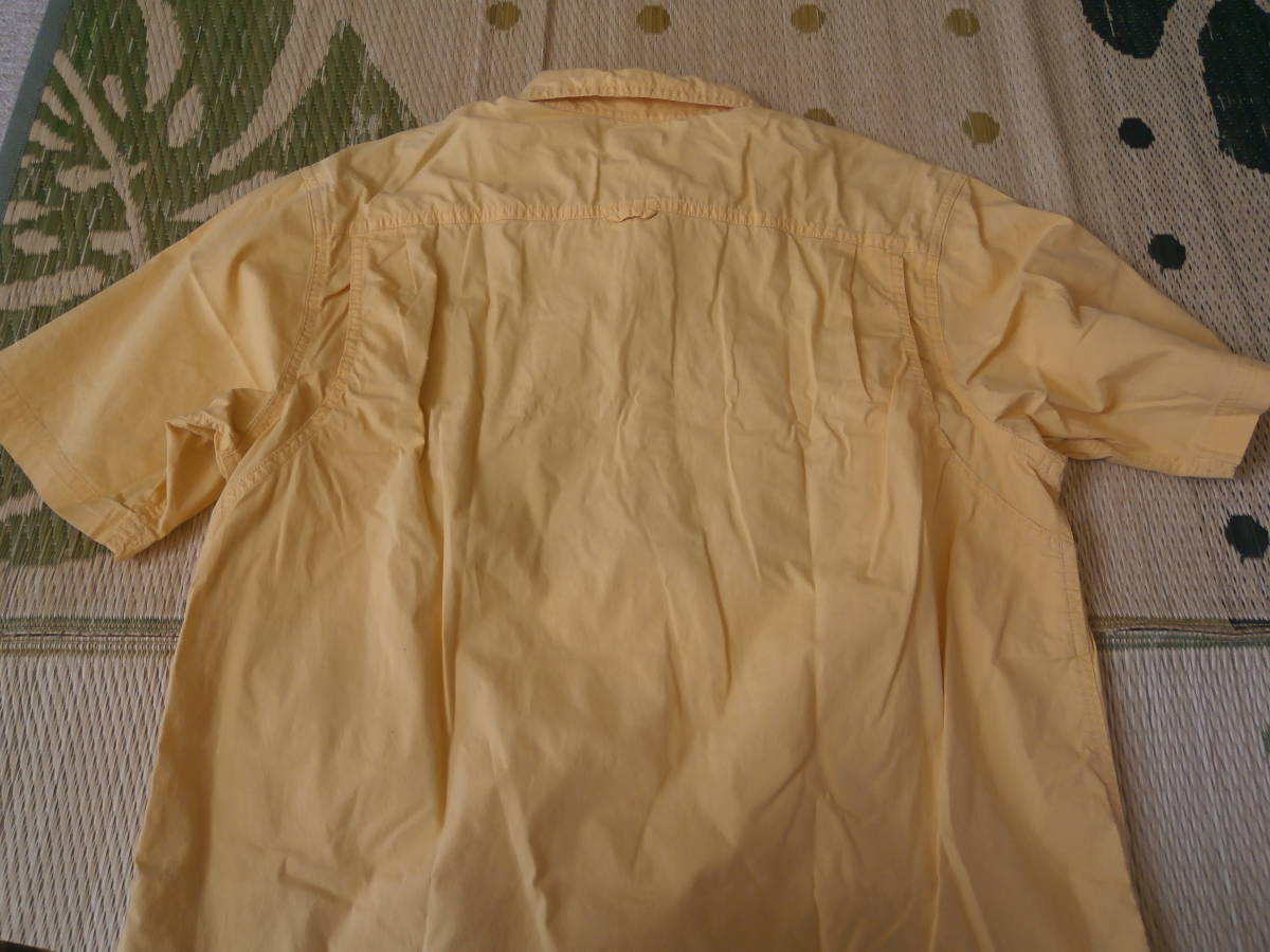 Columbia・コロンビア のポリエステル100％半袖シャツ・黄色・US-M・身幅55ｃｍ。肩幅48ｃｍ_画像3