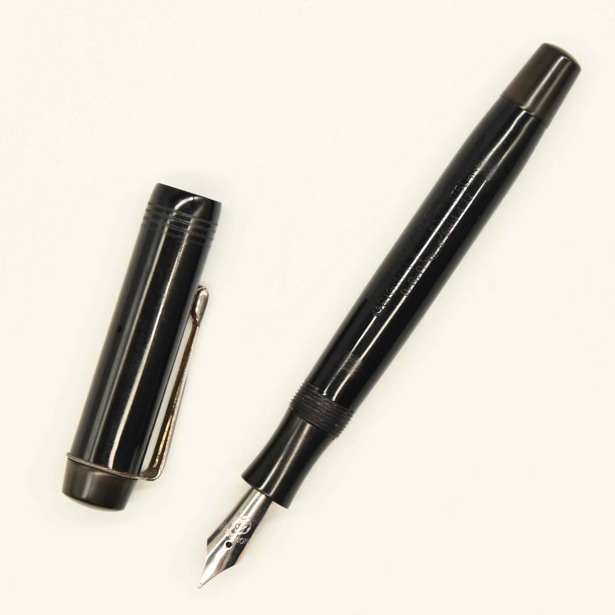 2377 fountain pen Montblanc 324 war hour middle VERSION MONTBLANC button filler -St M middle character Germany Vintage 