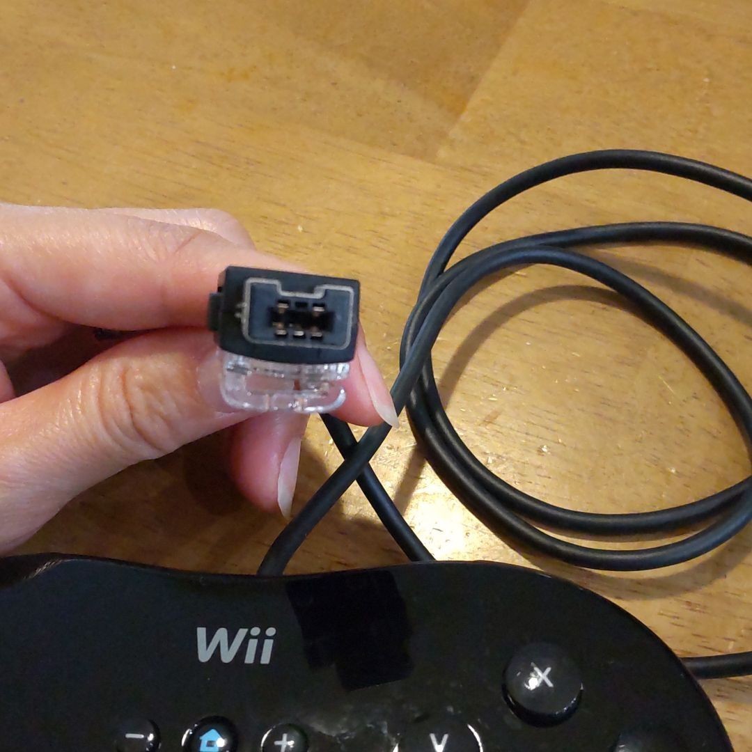 任天堂Wii クラシックコントローラーPRO