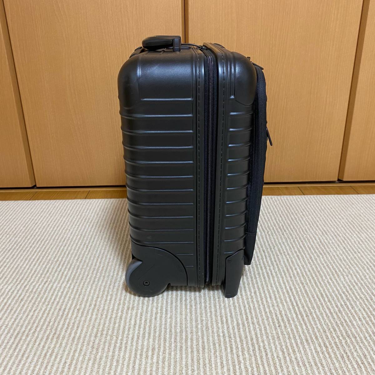 廃版希少☆人気☆リモワ ボレロ 27L 2輪 | monsterdog.com.br