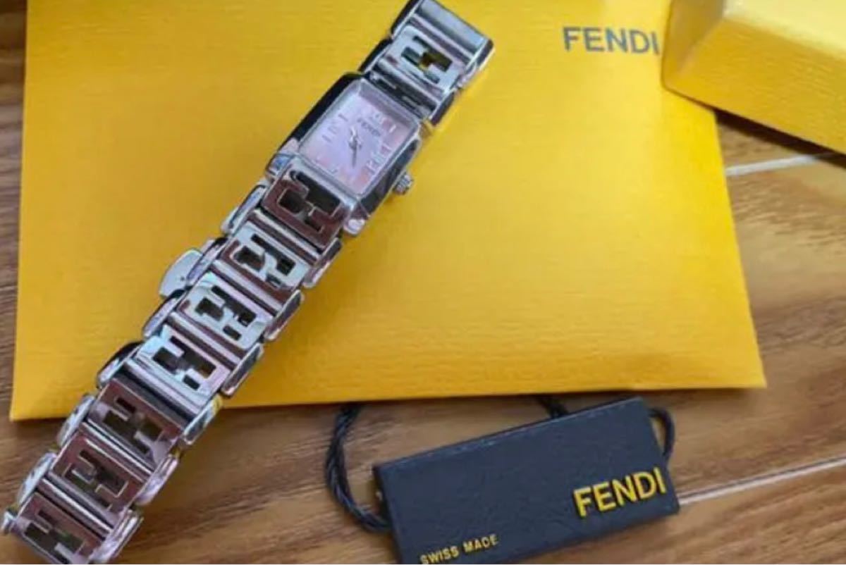 ❤値下げ可❤ FENDI フェンディマニア FFロゴ 2Pダイヤモンド 腕時計 