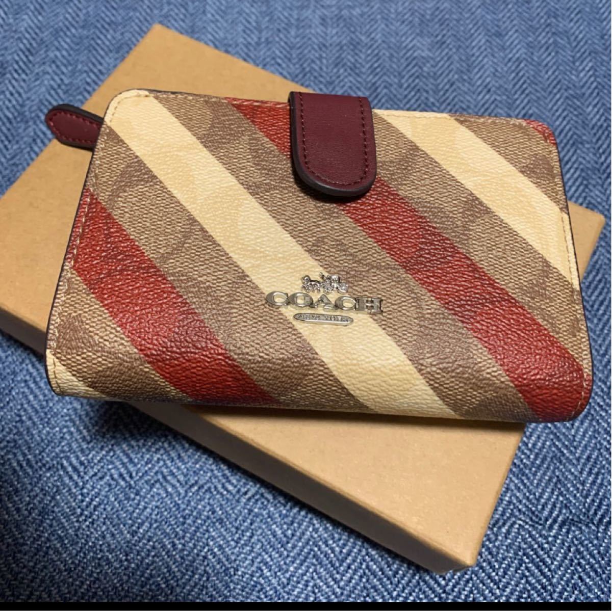 トレック販売店 ♥Summer SALE♥【COACH】2つ折り財布☆シグネチャー