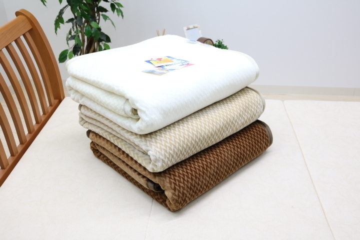 低価格で大人気の ダブル 温泉毛布 アクリル ニューマイヤー毛布 日本製 遠赤外線 ルアナ （ＫＷ１１７０１フューチャー） 　ブラウンorベージュ ダブル用